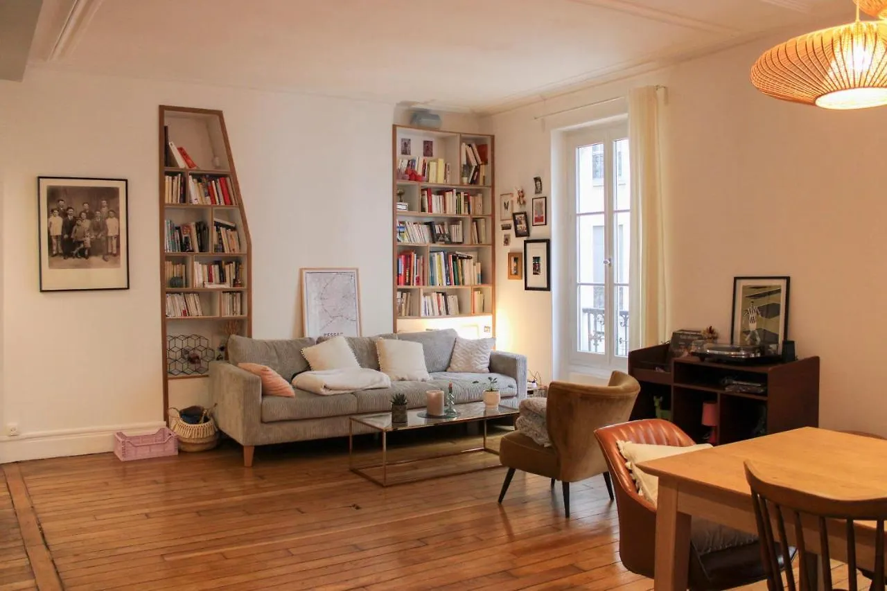 Spacious Apartment Near The Villette Paris France
