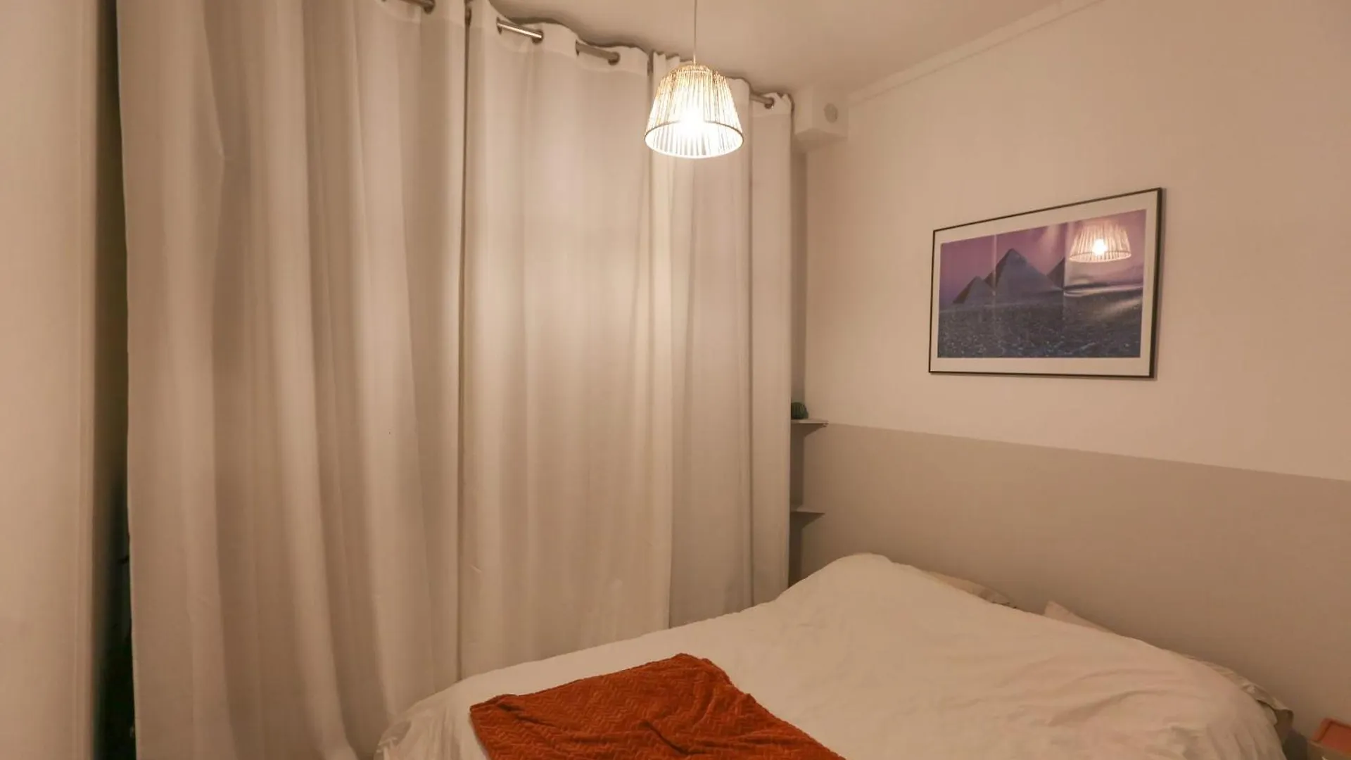 Spacious Apartment Near The Villette Paris