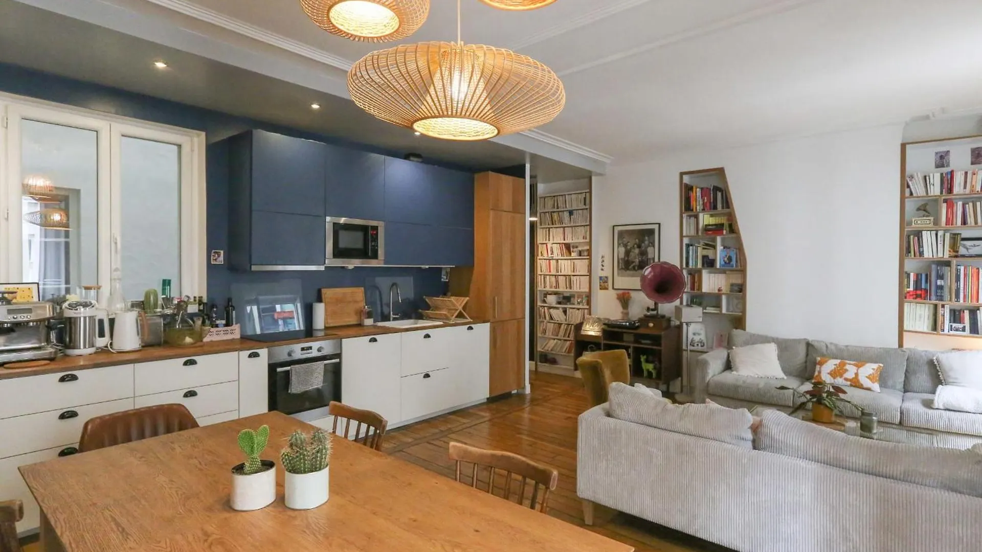 Spacious Apartment Near The Villette Paris